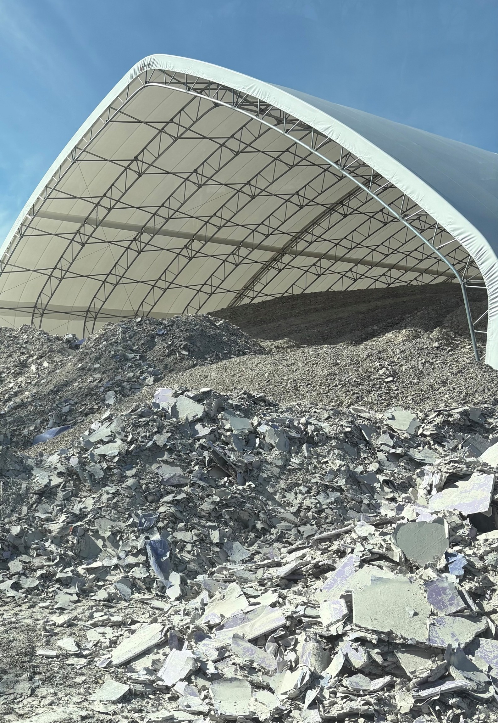 Gypsum recycling pile